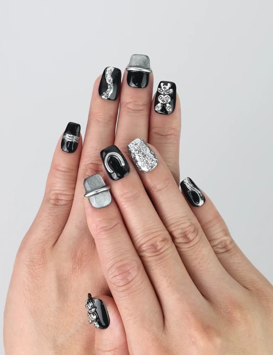 Armored Glam – image 2