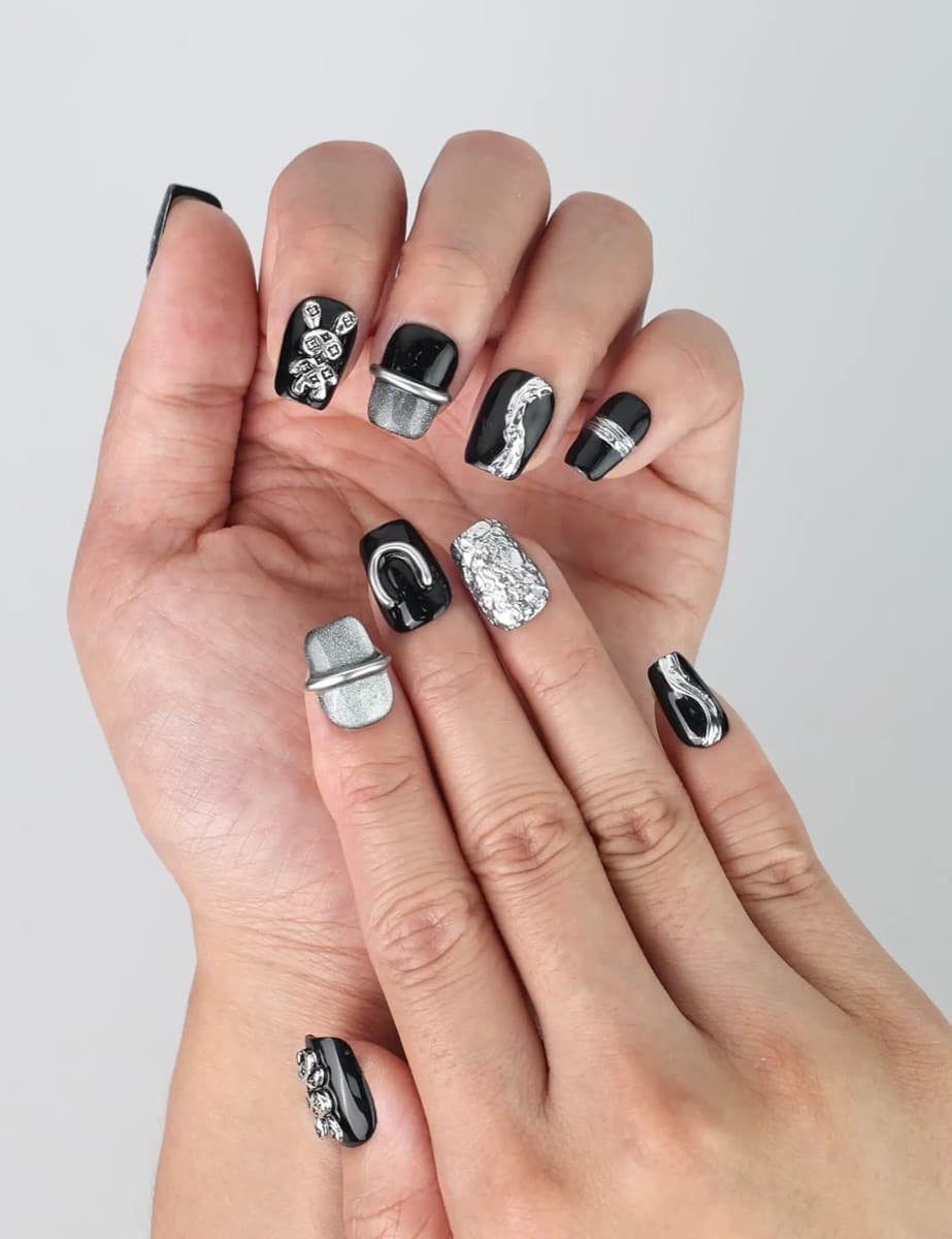 Armored Glam – image 3