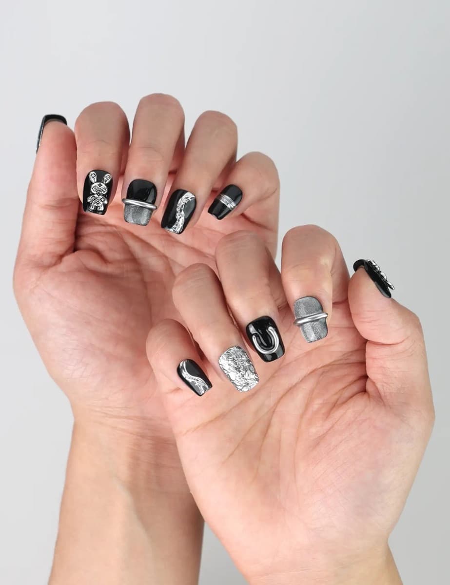 Armored Glam – image 4