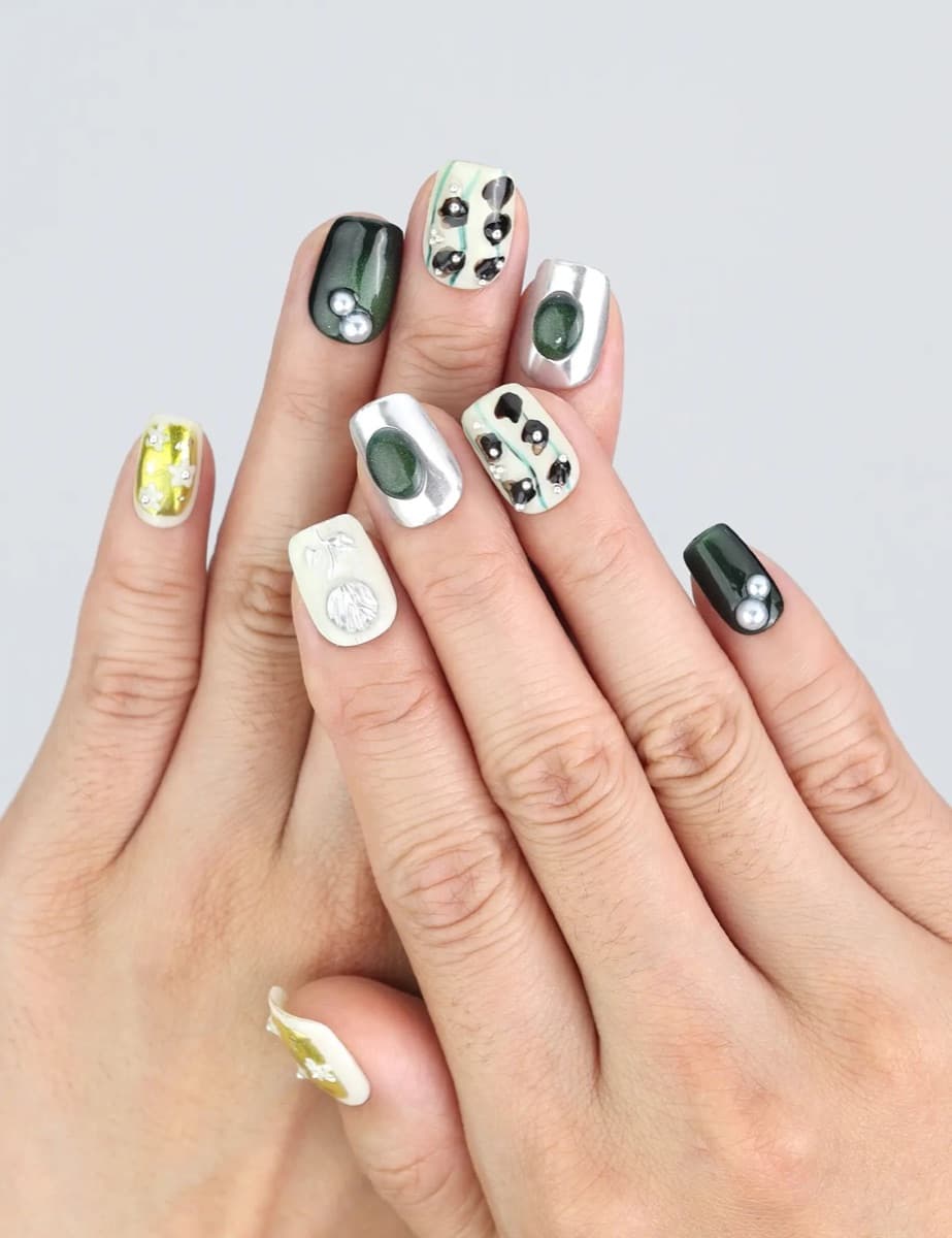 Chic Contrast – image 2