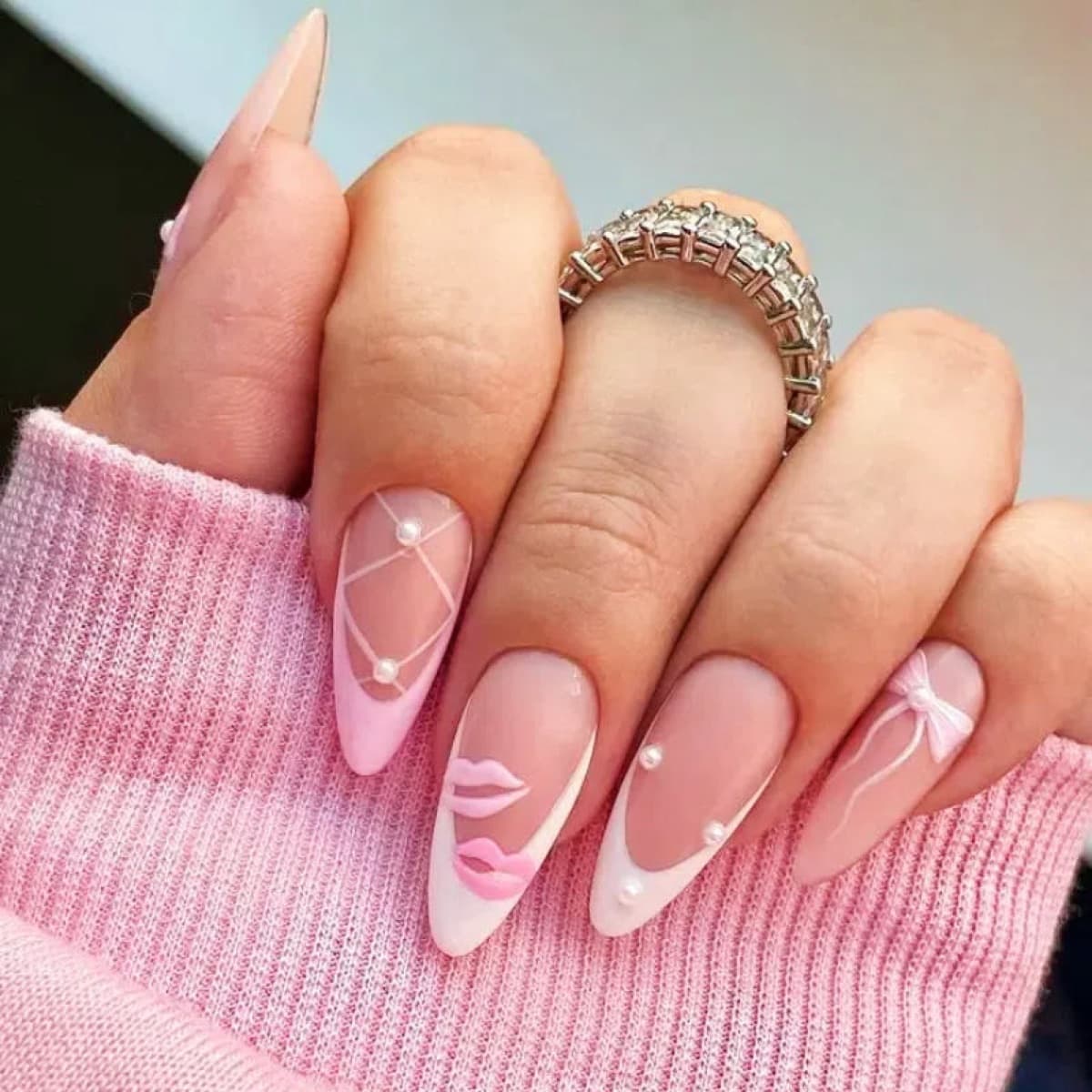 Pink Coquette Kiss press-on nails