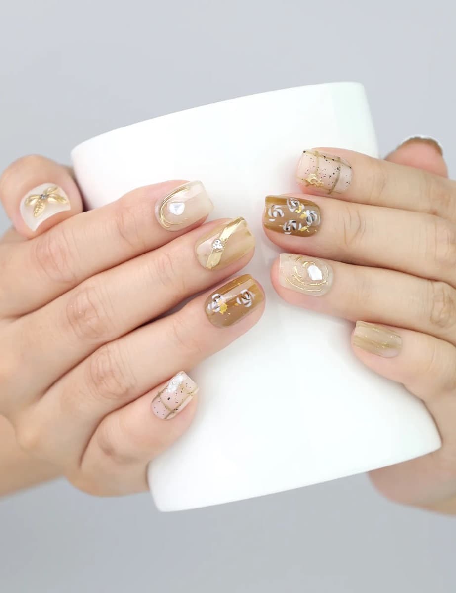 Gilded Grace – image 5