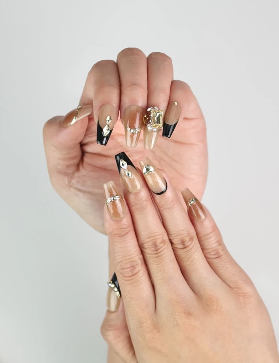 Black French Jewels – image 3
