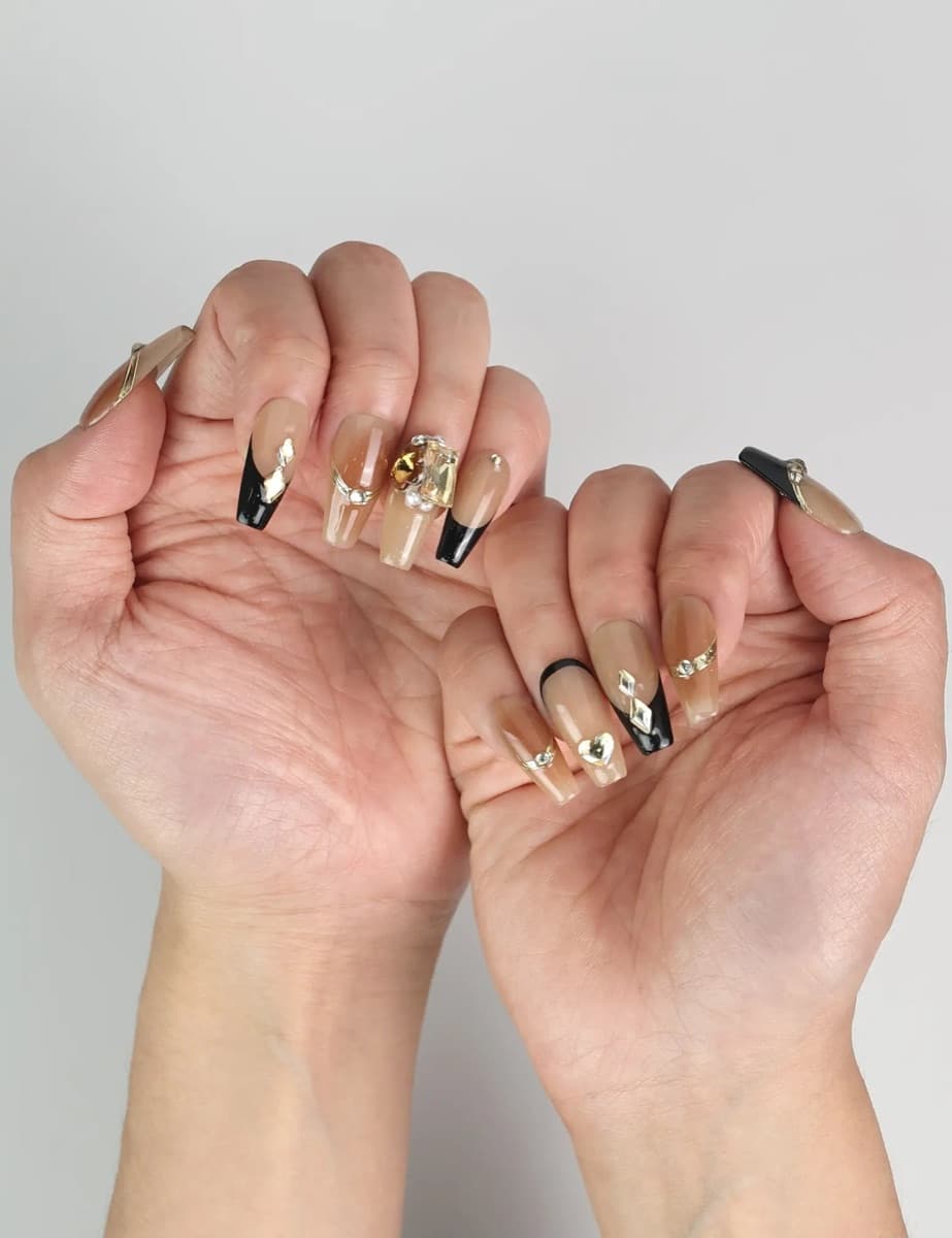 Black French Jewels – image 4