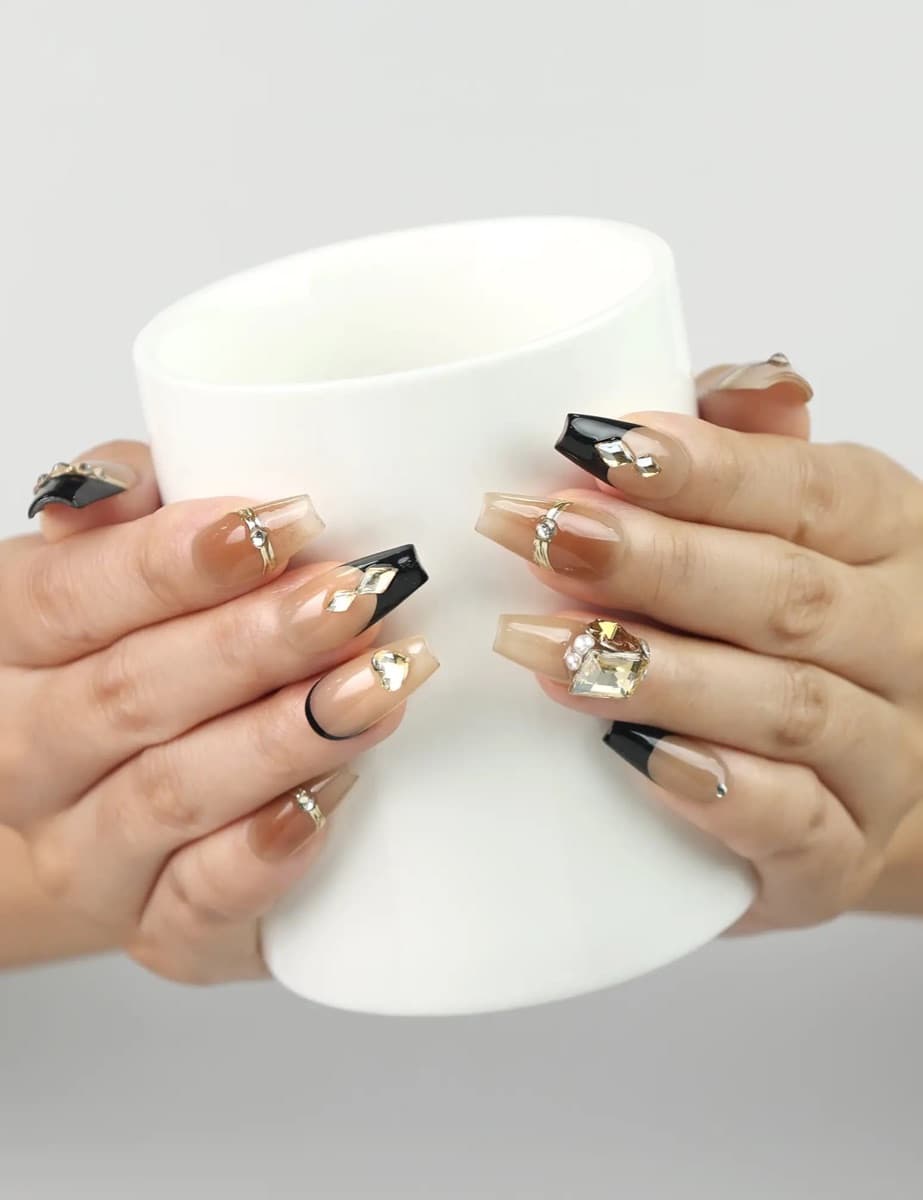 Black French Jewels – image 5