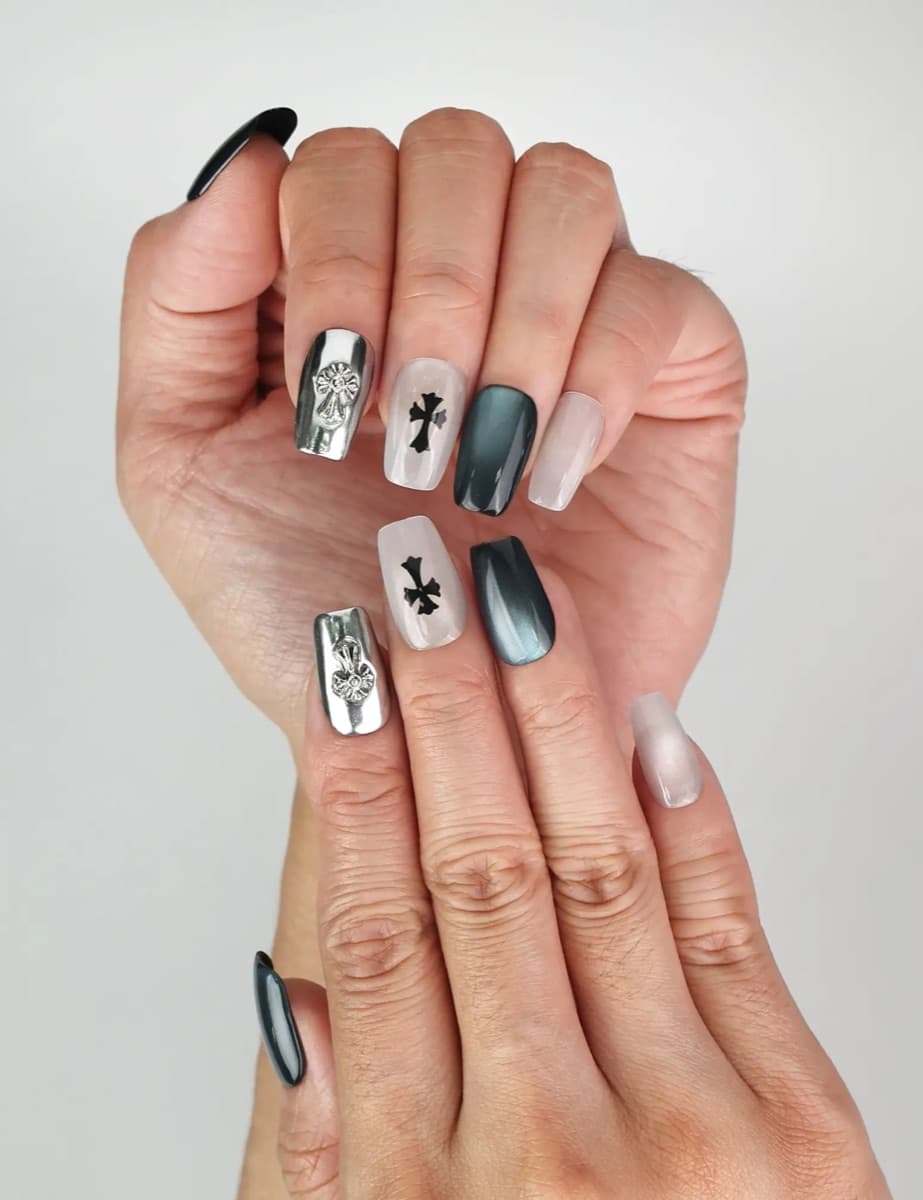 Gothic Cross – image 3