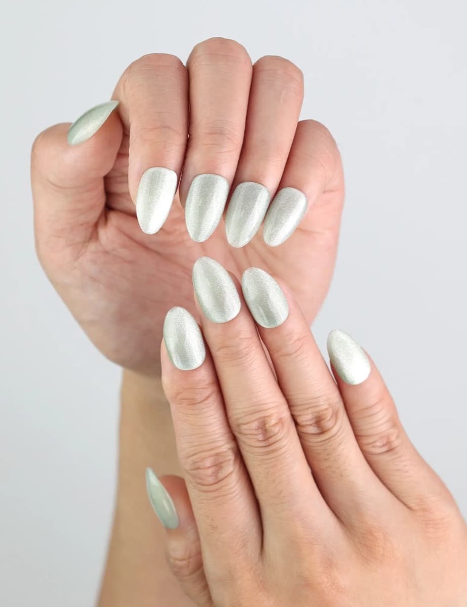 Jade Curve – image 3