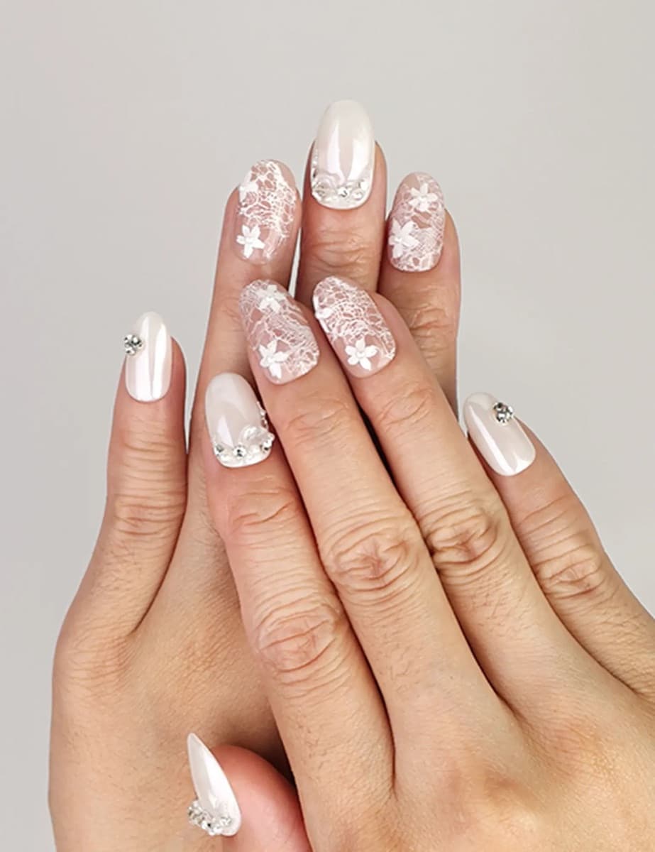 Lace Diamond Blossom – image 2