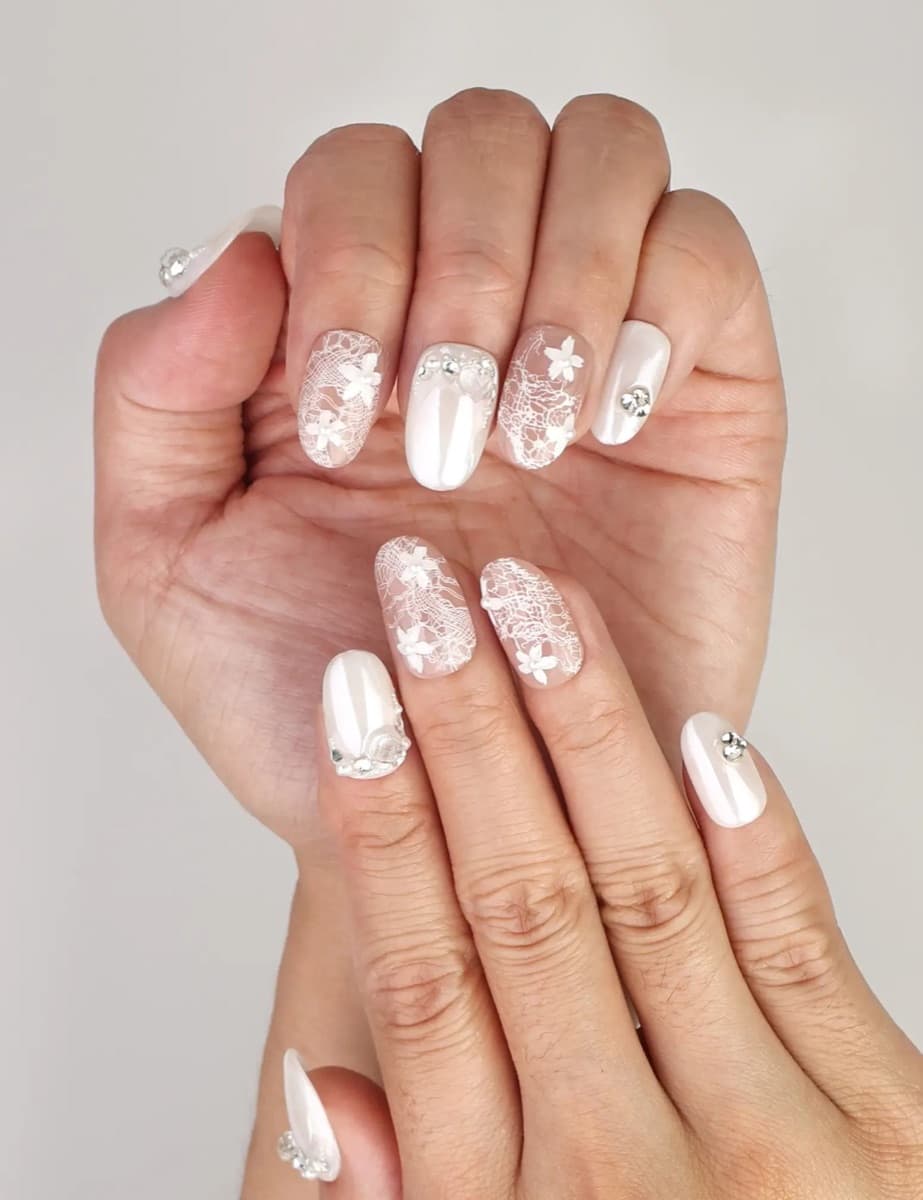 Lace Diamond Blossom – image 3