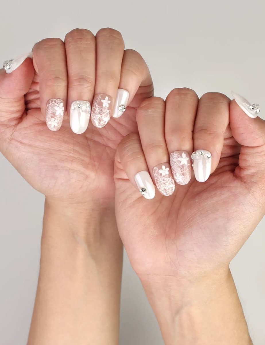 Lace Diamond Blossom – image 4