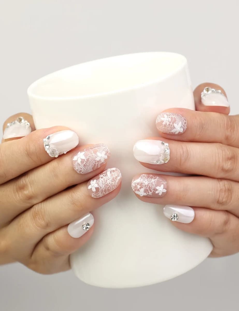 Lace Diamond Blossom – image 5