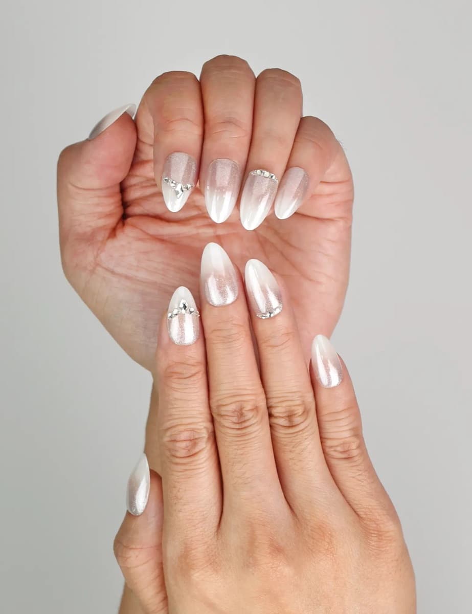 Silver Gleam – image 3