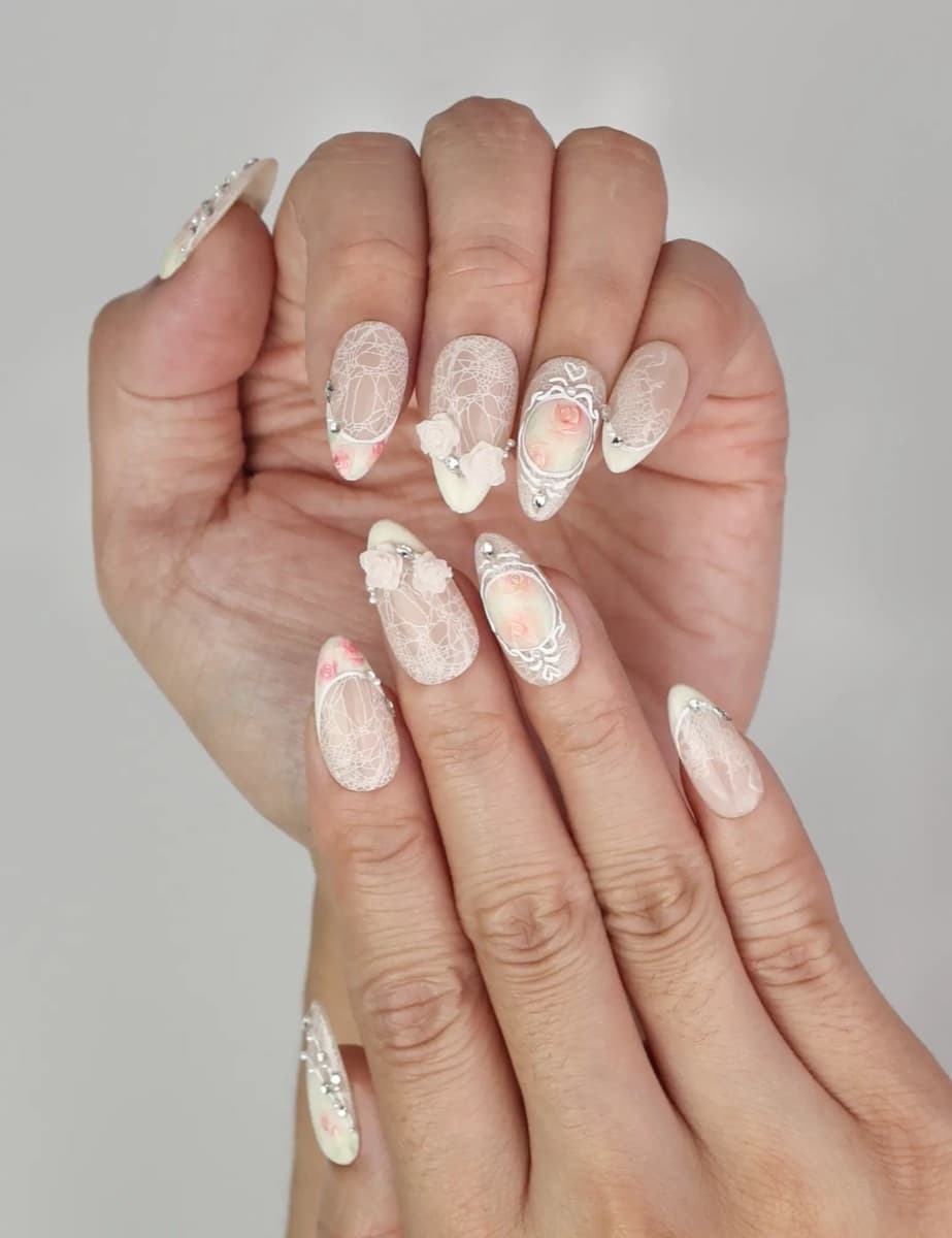 Vintage Rose Lace – image 3