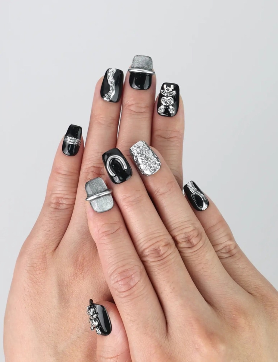 Armored Glam – image 2