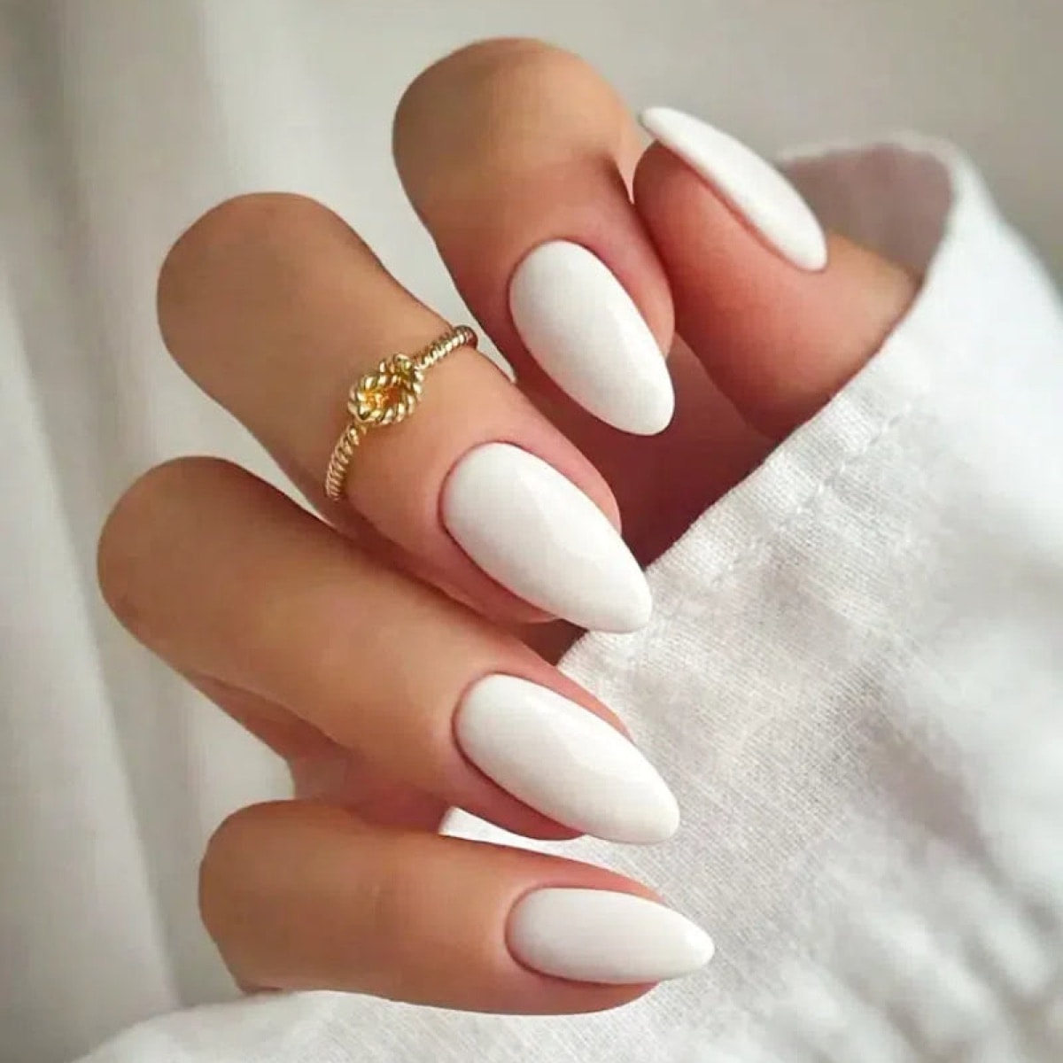 Classic Pure White press-on nails